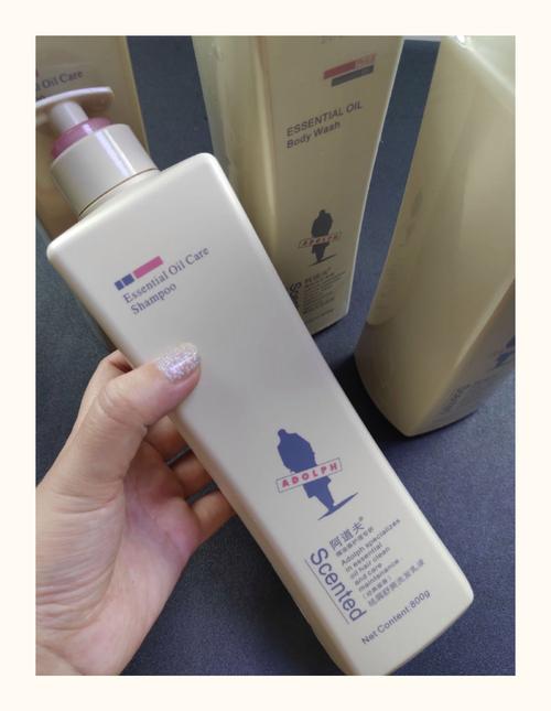 頭皮的匠心守護(hù) 從乳白質(zhì)地到專業(yè)護(hù)理的奧妙